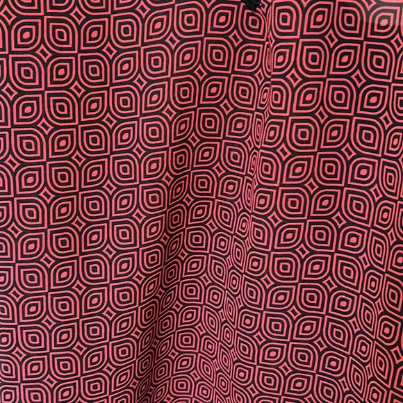 Red pattern with black lace tank top size XL - Picture 2 of 5